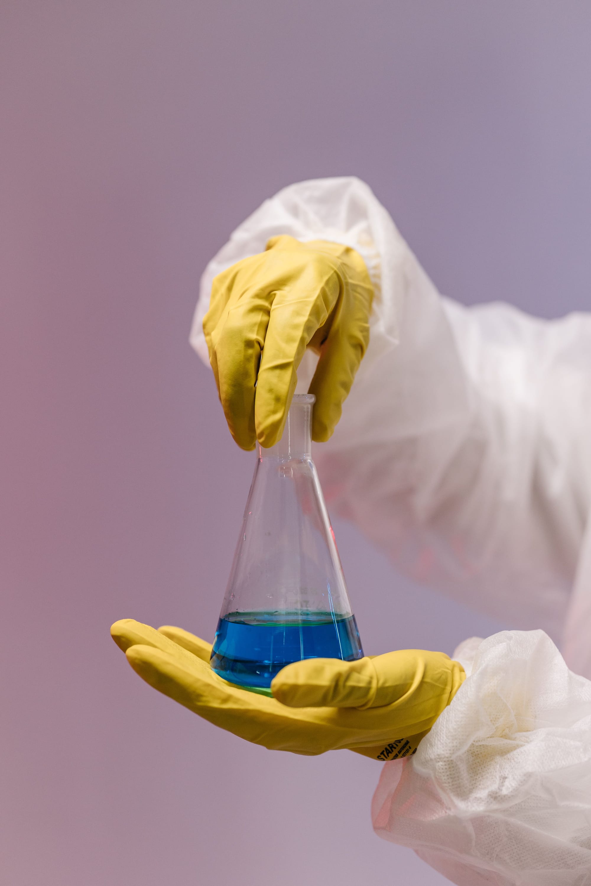 Amgen e GPT-5: como uma gigante da biotecnologia usa IA (e o que você pode aprender com isso)