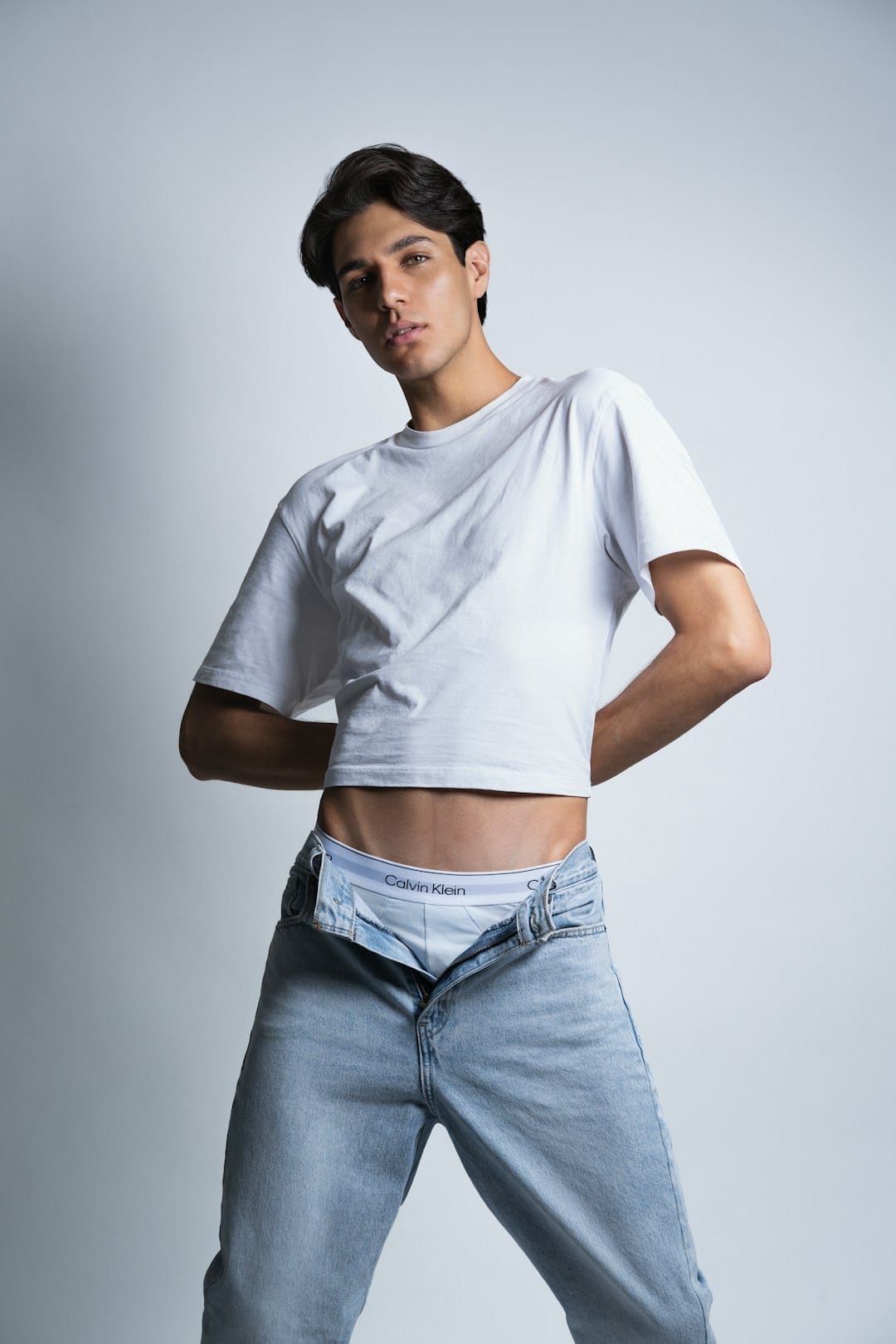 Calvin Klein e Tommy Hilfiger usam IA para criar moda do futuro