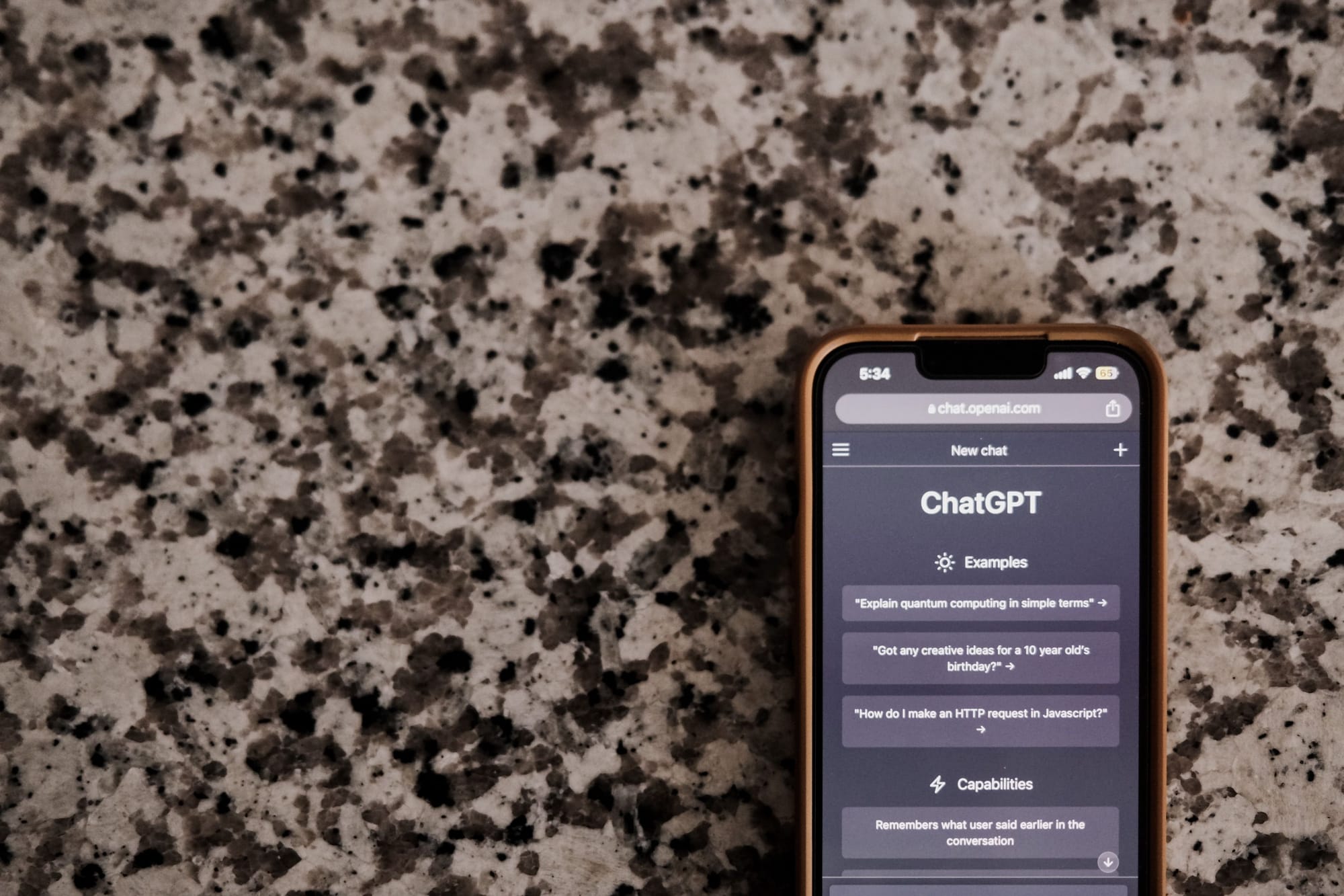 ChatGPT agora pode ler jornais: parceria com Schibsted traz notícias verificadas