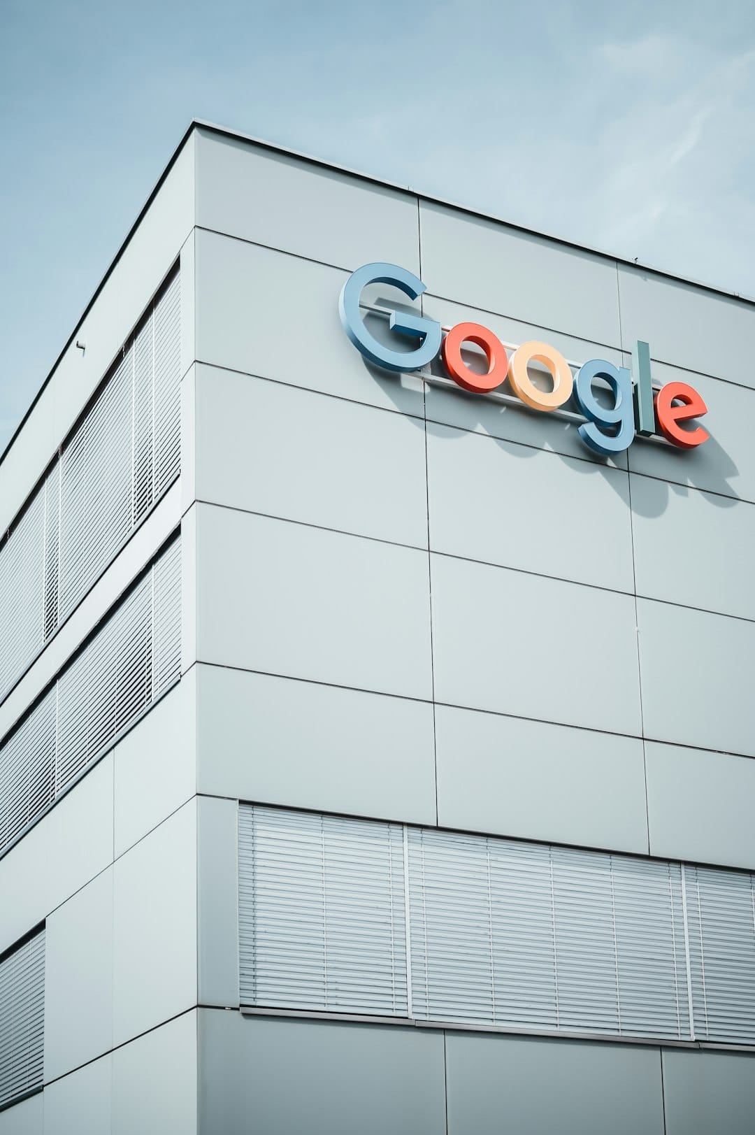 Google lança 3 IAs novas: uma mais rápida, outra mais leve e uma especialista em segurança