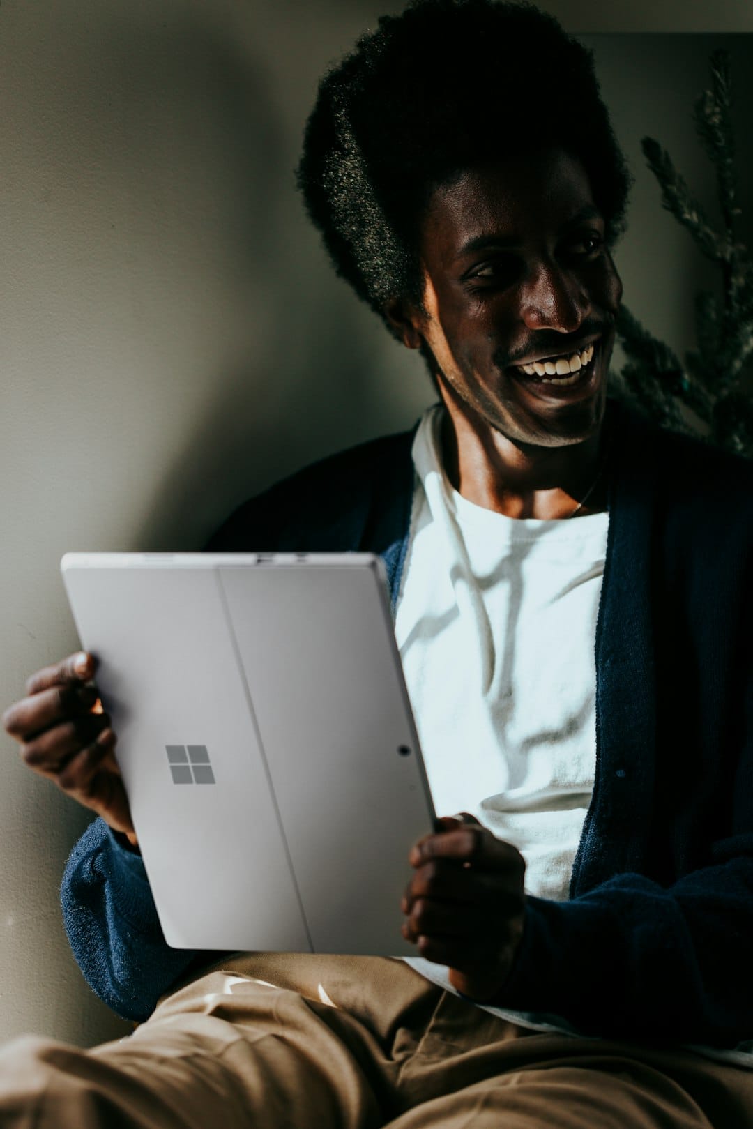 Microsoft lucrou US$ 3,2 bi com Anthropic; e você, como usar isso a seu favor?