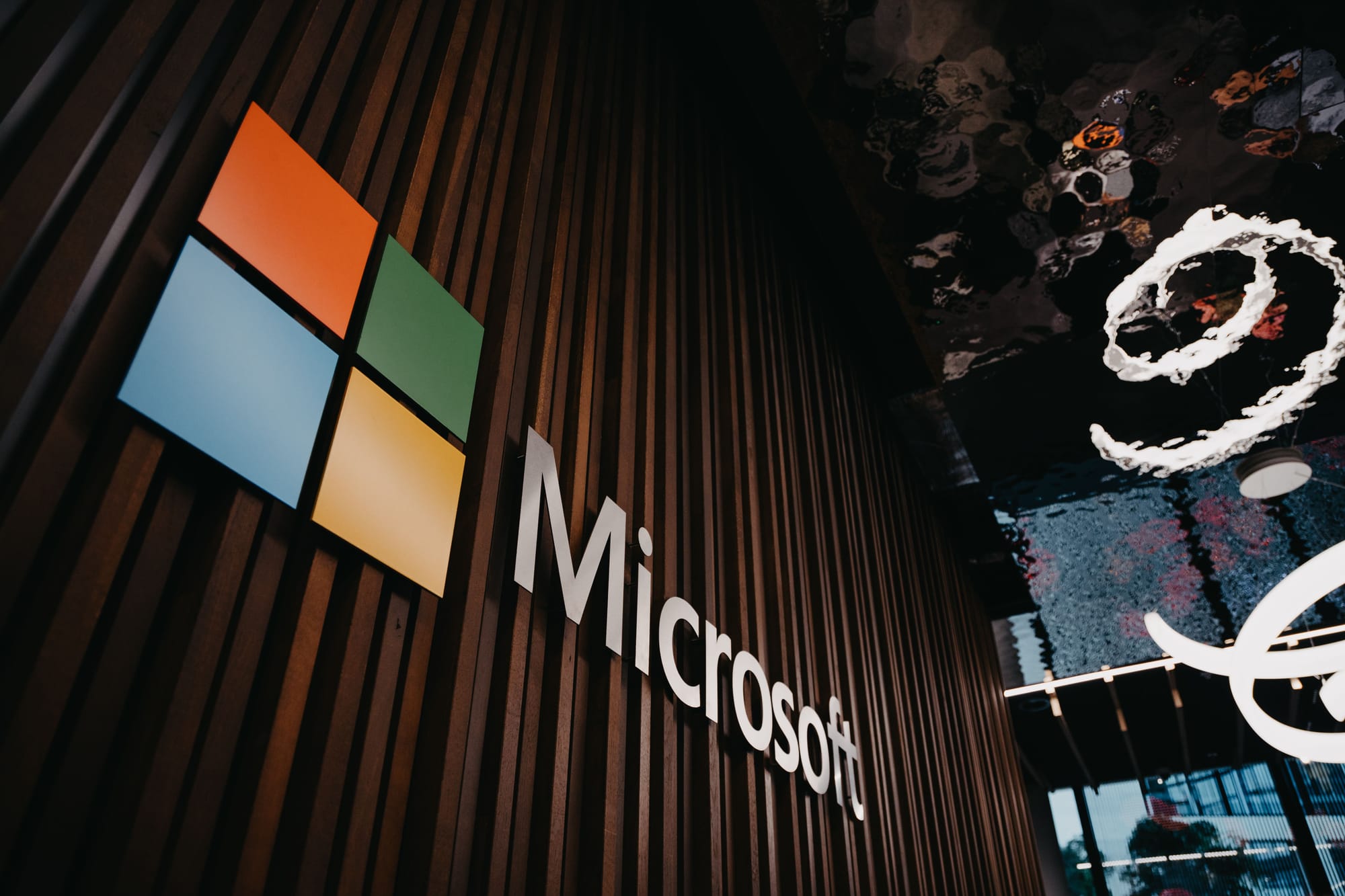 OpenAI e Microsoft renovam parceria: o que isso muda para você?