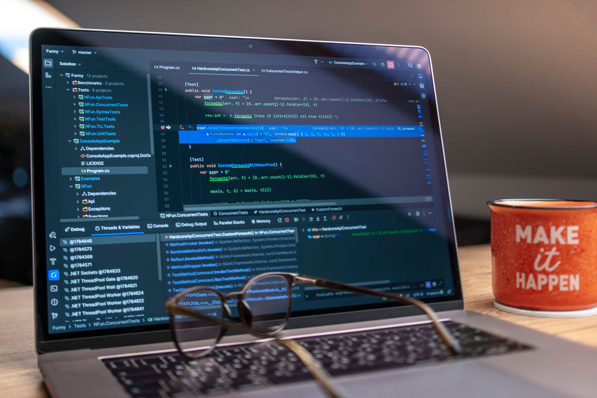 Robôs que aprendem sozinhos: como a OpenAI está mudando a robótica