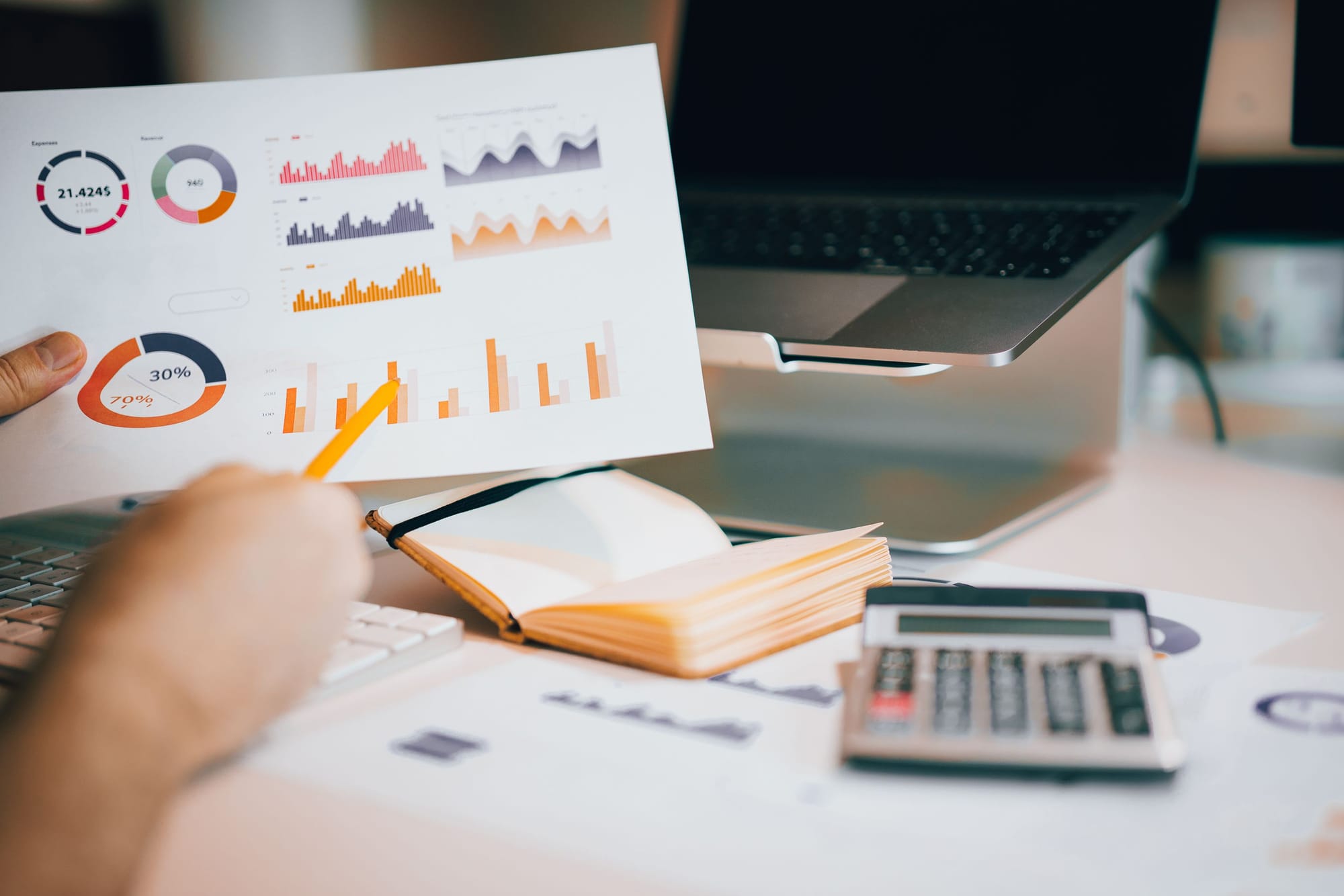 5 lições da CFO da OpenAI que vão mudar o seu trabalho (mesmo você não sendo de finanças)