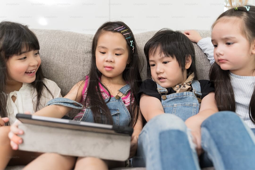 Crianças aprendem idiomas melhor que a IA — e ninguém sabe explicar por quê