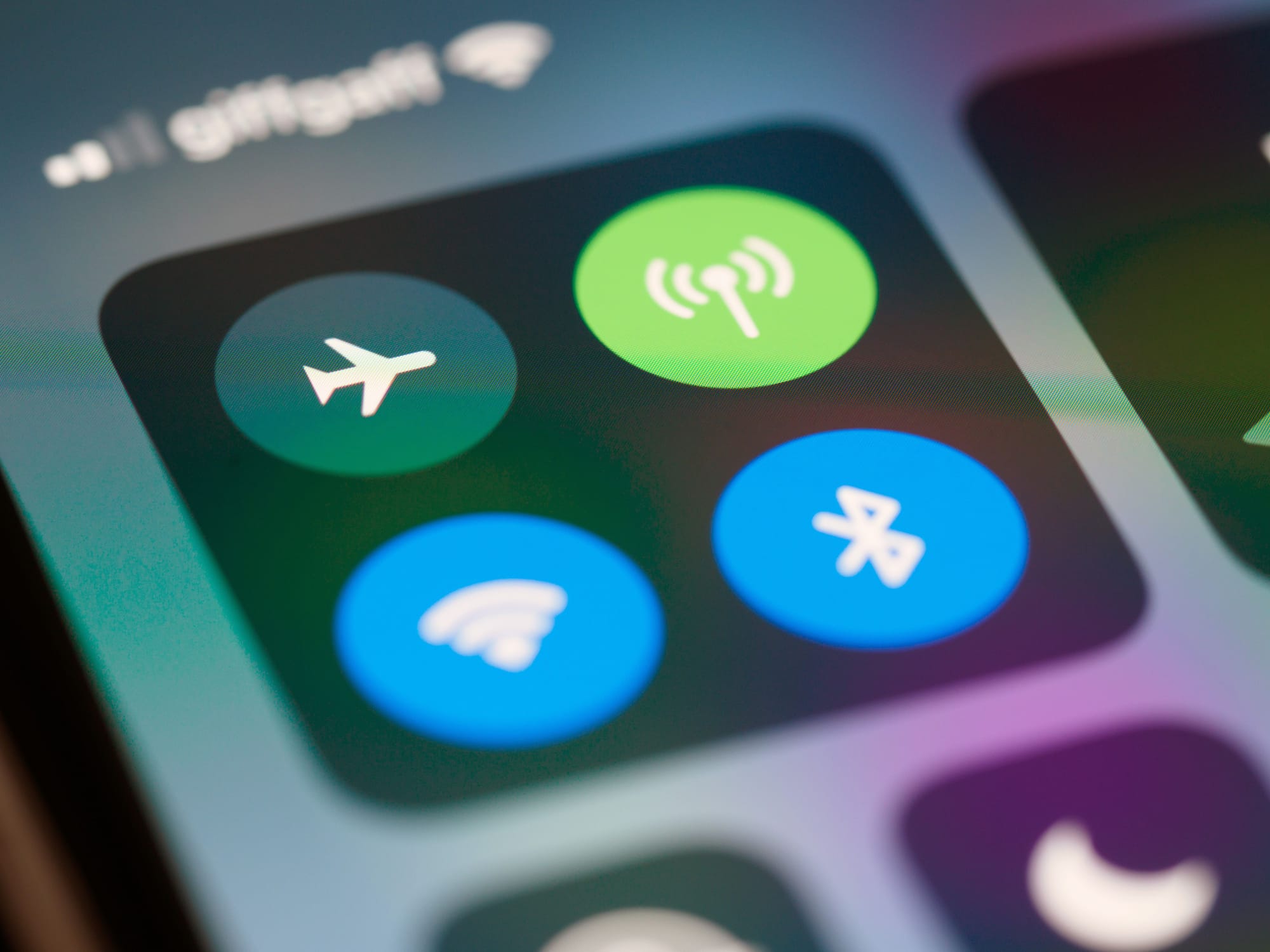 Cuidado com Wi-Fi falso em voos: como a IA pode te proteger